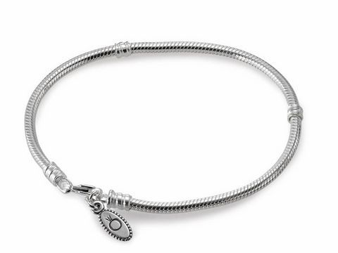 Pandora Armband mit Karabiner 590700HV 16 cm aus Silber, eleganter und flexibler Charmschmuck, ideal für persönliche Anhänger.