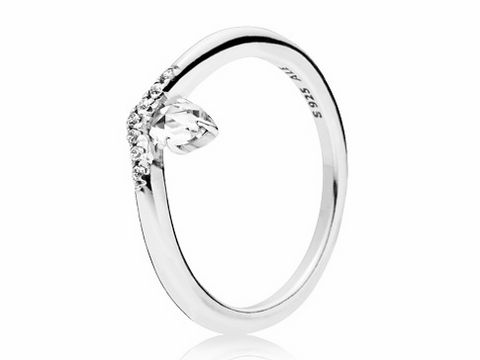 Pandora Silber Ring 197790CZ-54 Wishbone Größe 54 mit funkelndem Zirkonia, elegantem Design und feiner Verarbeitung, ideal für besondere Anlässe und tägliches Tragen.