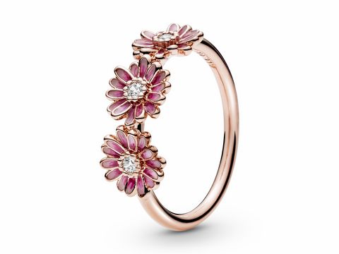 Pandora ROSE Ring mit Blümchen aus Emaille und Zirkonia in Größe 54, aus rosé vergoldetem Metall, drei filigrane Blumen mit pinken Blütenblättern und funkelnden Steinen.