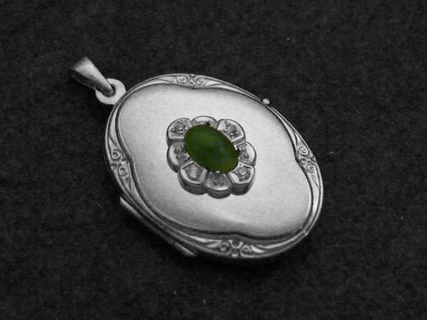 Jade grün - Medaillon Cabochon Sterling Silber + Brillanten