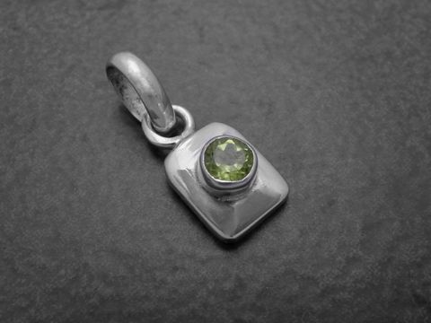 Peridot Rechteck - Anhänger - Sterling Silber