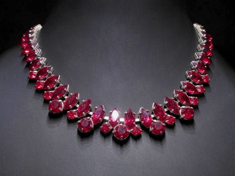 Strass Kette - aufregend - rubinrot - Strassschmuck - 38-42 cm