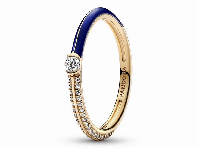 Doppelring von Pandora in Gelbgold Vergoldung, Größe 64 mit blauem Pavé und funkelndem Stein, elegant und modern gestaltet, perfekt als Schmuckstück für jeden Anlass.