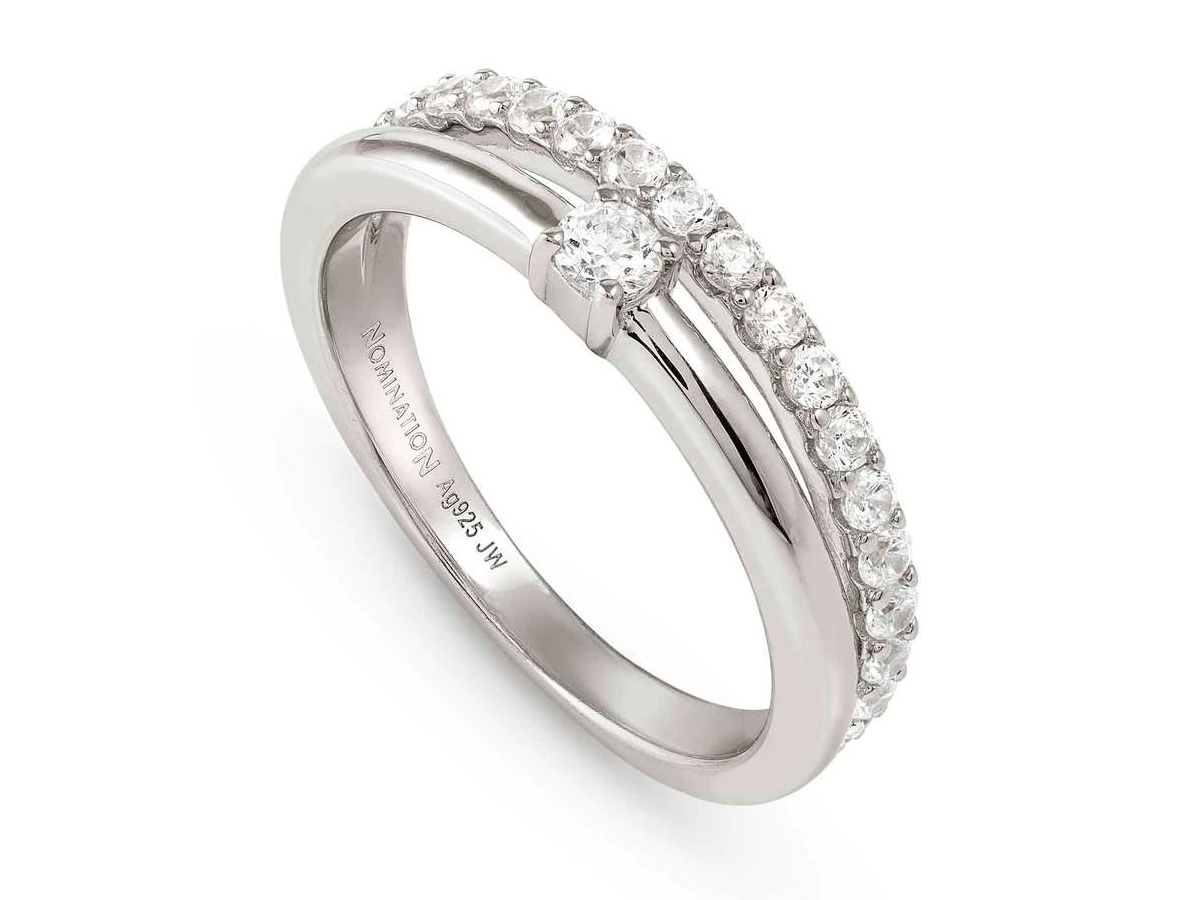 Sterling Silber Ring von Nomination Cosmiclove mit funkelnden Zirkoniasteinen, Weite 17, elegant und modern gestaltet, ideal für besondere Anlässe oder als Geschenk.