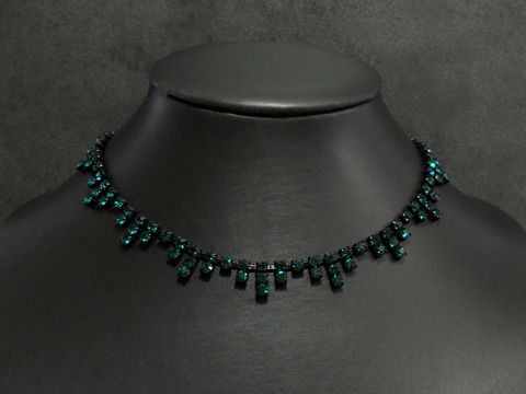 Strass Kette - edel - SMARAGDGRÜN - 41-45 cm - schwarz