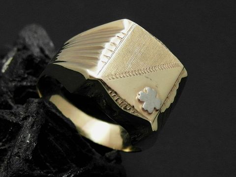 Gold Ring - Viereckig mit Kleeblatt - Goldring - glamourös - Gr. 64