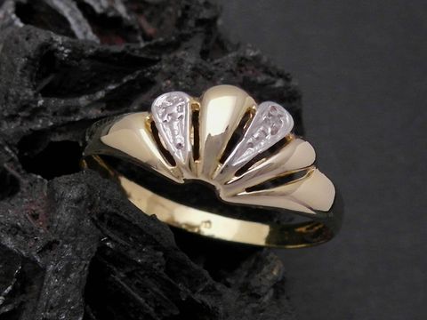 Gold Ring - zauberhaft - Gold 333 bicolor - Diamant - Goldring - Gr. 53,5