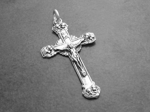 Kreuz mit Christus und Engelgesichtern Silber Anhänger