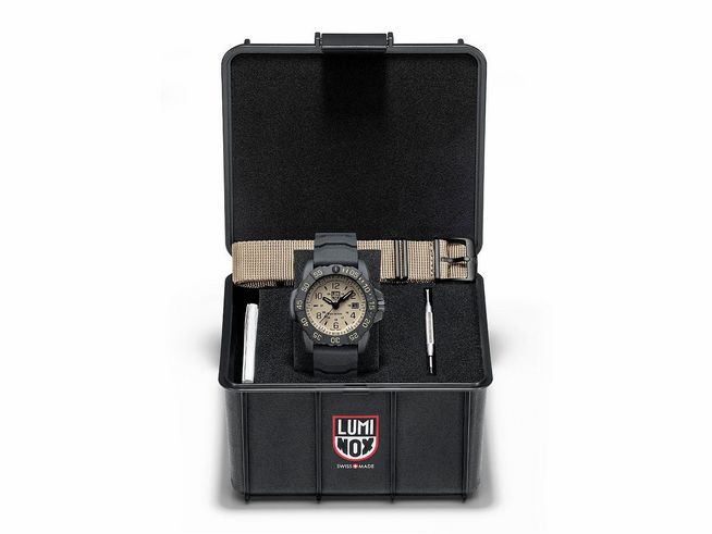 Luminox XS.3251.CBNSF.SET NAVY SEAL STEEL 3250 SERIES Uhr - Sea 45 mm - Schwarz - Beige