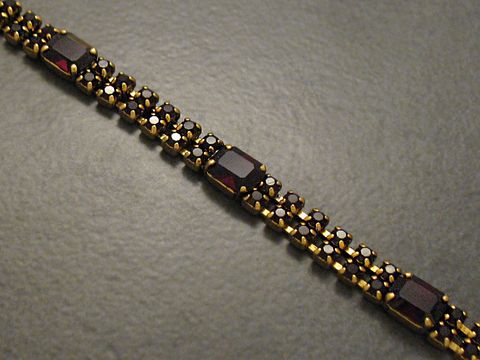 Strass Armband - dunkelrot - 19-22 cm - goldfarben - traumhaft