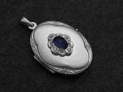 Iolite blau - Medaillon Cabochon - Weißgold 333 + Brillanten