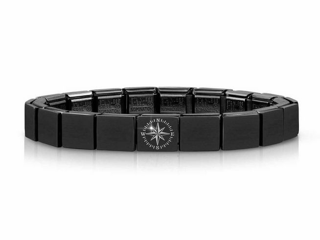 Schwarzes PVD Armband aus Edelstahl von Nomination mit Windrose-Motiv, elegant und modern gestaltet, perfektes Accessoire für jeden Anlass. Ideal zum Kombinieren mit anderen Schmuckstücken.