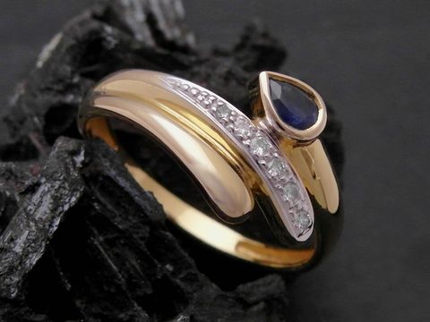 Gold Ring - zauberhaft - Gold 585 bicolor - Safir + Brillant - Goldring Gr. 55,5