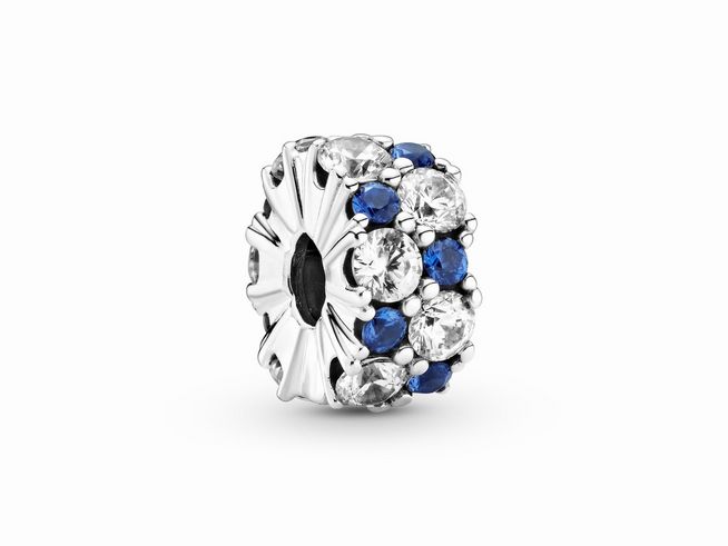 Pandora Timeless Clip Stopper in klarem und blauem Funkeln aus Silber mit verschiedenen Steinen, elegant und schimmernd, ideal für personalisierte Armbänder.