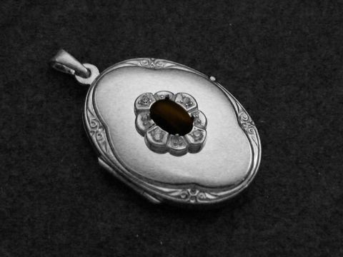 Onyx schwarz - Medaillon Cabochon - Weißgold 333 + Brillanten