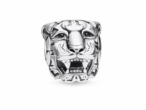 Silberner Bead von Thomas Sabo mit dem Motiv eines Löwenkopfes, detailreiche Gestaltung und lebendige Ausdrucksweise, passend für die Karma Beads Kollektion.