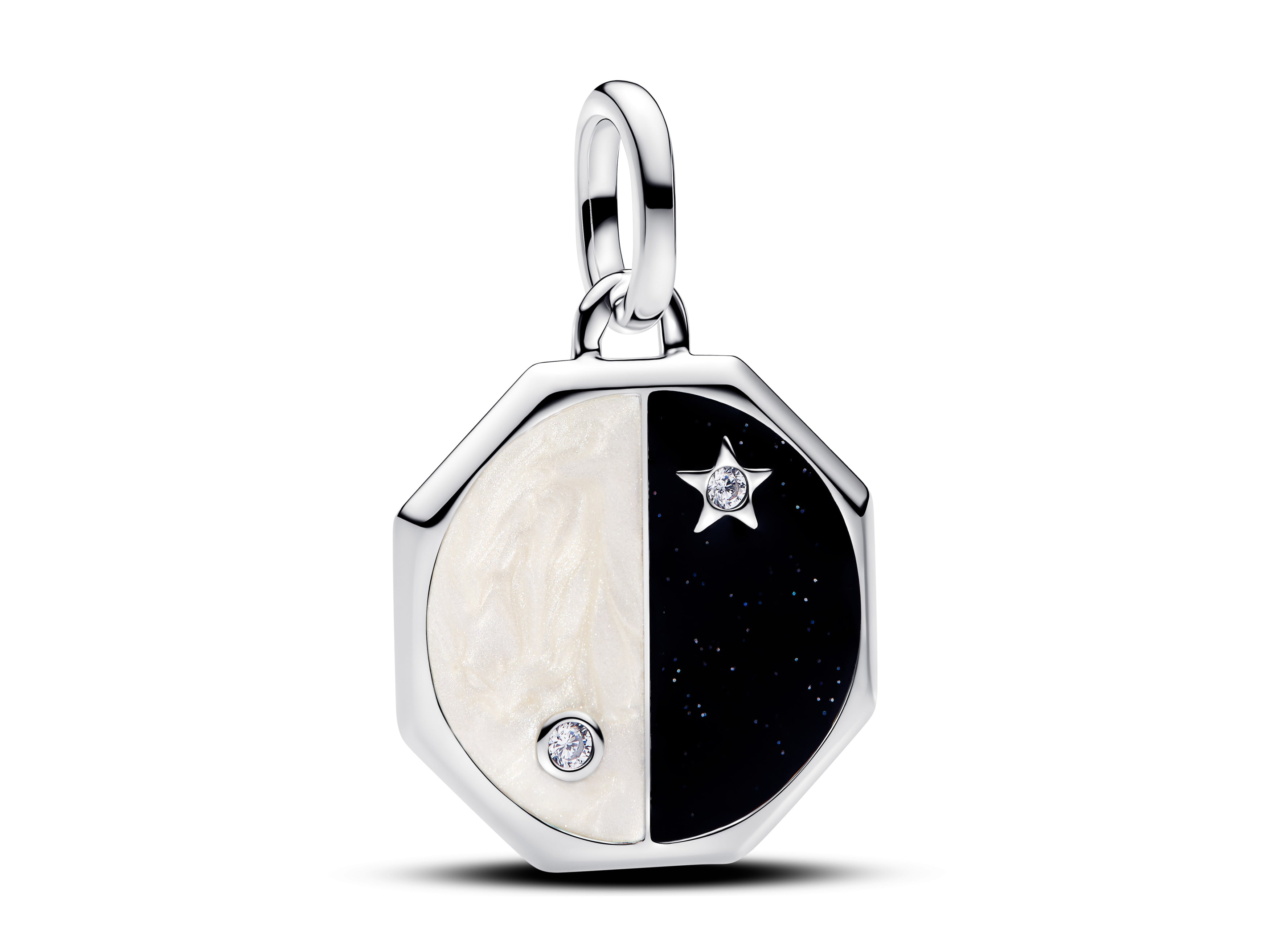 Pandora ME 793688C01 Yin und Yang Charm aus Silber mit Zirkonia in schwarzem und weißem Glitzeremail, ovales Design mit glänzenden Oberflächen und funkelnden Details.