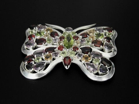 Schmetterling - Silber Brosche - facettierte Granat + Peridot + Amethyst