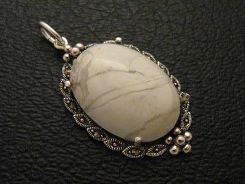 Cabochon - Howlith - weiß - Silber Medaillon Anhänger