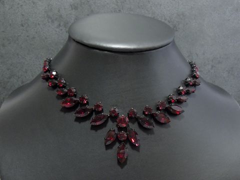 Strass Kette - individuell - GRANATROT - 43-46 cm - schwarz