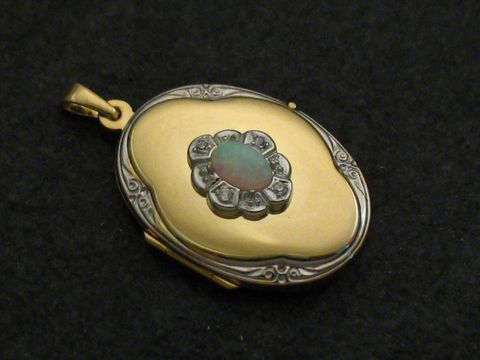 Opal syn. weiß - Medaillon Cabochon Gold 585 bicolor + Brillanten