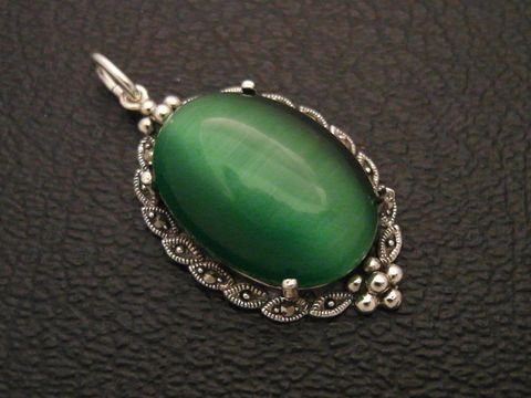 Cabochon - Katzenauge - grün - Silber Medaillon Anhänger