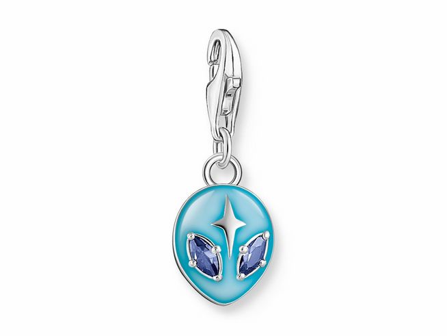 Charm-Anhänger von Thomas Sabo in Form eines Aliens aus Silber, verziert mit blauer Emaille und Glas-Keramik Steinen, ideal als modisches Accessoire.