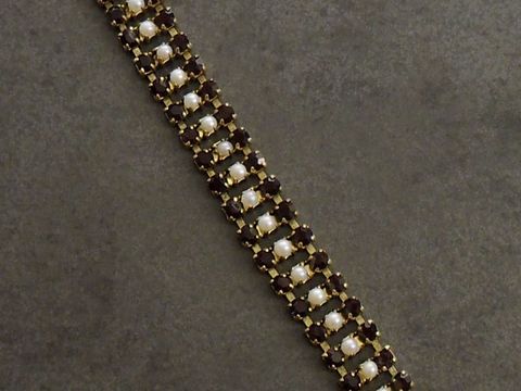 Strass Armband - aufregend - GRANATROT-WEIß - 17 cm - goldfarben