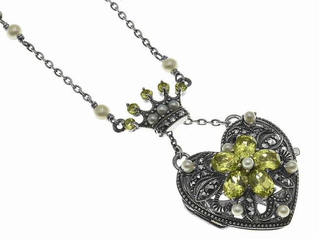 Königliches Herz Medaillon - Peridot - inkl. Kette - romantisch