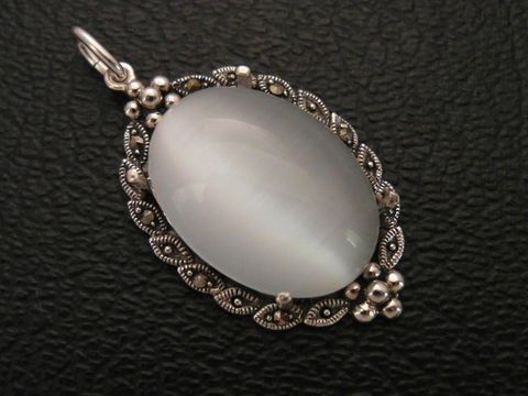 Cabochon - Katzenauge - weiß - Silber Medaillon Anhänger