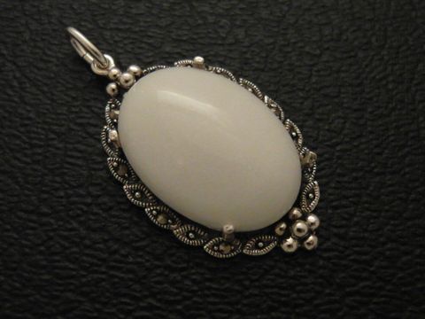 Cabochon - Jade - weiß - Silber Medaillon Anhänger