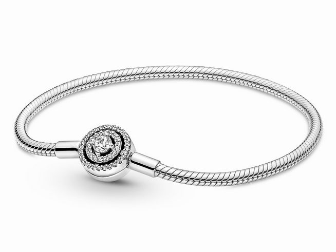 Pandora Armband 590038C01-20 aus Sterling Silber mit klaren Zirkonia, Halo Schlangenkette, elegantes Design, 20 cm lang, vielseitig kombinierbar, ideal für jeden Anlass.