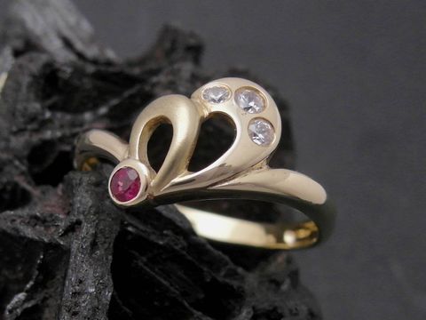 Gold Ring - verspielt - Gold 585 - Rubin + Zirkonia - Goldring - Gr. 56