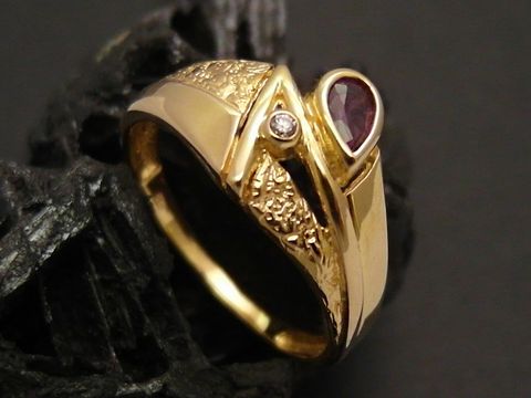 Goldring - romantisch - Gold 585 - Brillant - Gr. 59 - Rubin