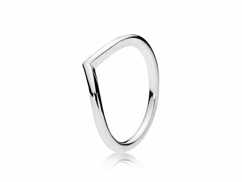 Glänzender Wunsch Ring von Pandora in Silber, Größe 54/17,5, mit elegantem, minimalistischen Design und auffälliger Form. Ideal für stilvolle Akzente im Schmuck.