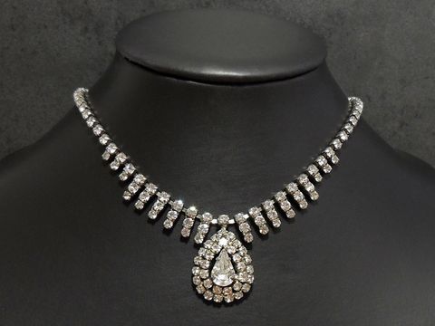 Strass Kette - excellence - WEIß - 45-48 cm - silberfarben