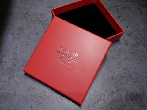 Geschenkschachtel - Viereckig rot - schwarz - 80 x 80 x 24 mm