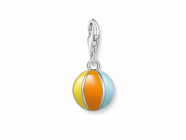 Charm-Anhänger von Thomas Sabo mit dem Design eines bunten Wasserballs in Silber und Emaille, verziert mit Zirkonia, ideal für den Sommer und Urlaubsstimmungen.