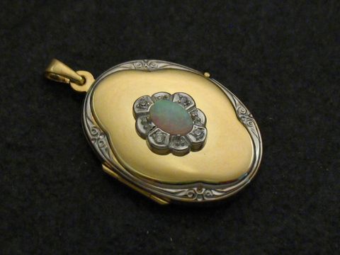 Opal syn. weiß - Medaillon Cabochon Gold 333 bicolor