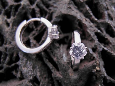 Creolen Blüte - Sterling Silber - traumhaft - Zirkonia - 16 mm