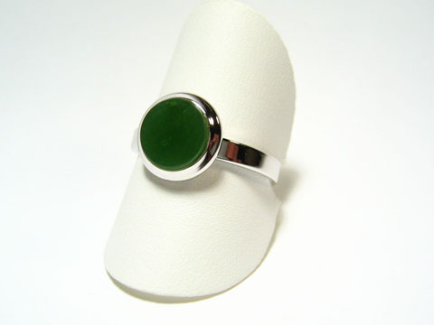 Silber Designer Ring rhodiniert -Jade- in smaragd-grün