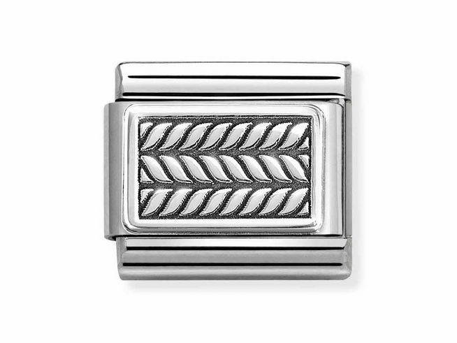 Schmuckstück von Nomination in klassischem Ketten-Muster, gefertigt aus Emaille in Schwarz, umgeben von hochwertigem Sterling Silber und Edelstahl, ansprechend gestaltet für eleganten Schmuck.