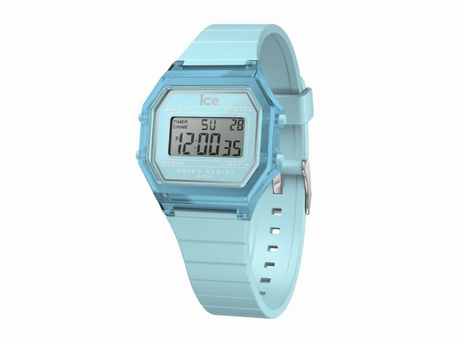 Die Ice Watch Uhr 022888 in Sky blue clear hat ein digitales Ziffernblatt und einen silberfarbenen Gehäuserahmen mit einem blauen Silikonarmband, perfekt für den modernen Look.