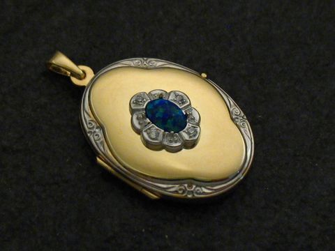 Opal syn. blau - Medaillon Cabochon Gold 585 bicolor + Brillanten